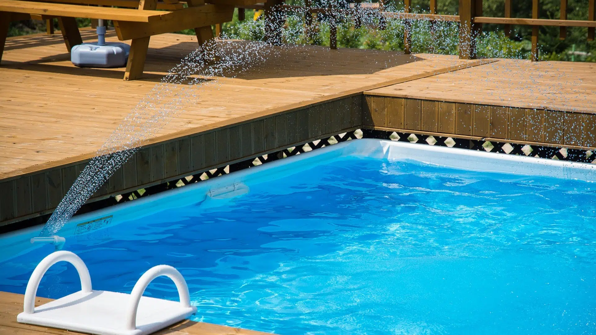 10 TIPS FOR MAINTAINING YOUR RESIDENTIAL POOL AND SPA